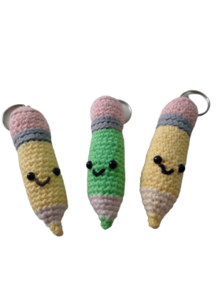 Imagen de  1 Llavero con forma de lapiz tejido a crochet.