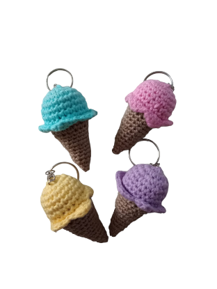 Imagen de  1 Llavero con forma de helado tejido a crochet.